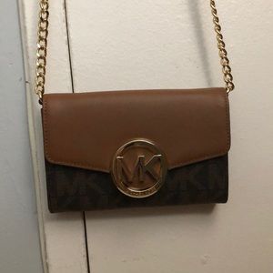 Michale Kors wallet shoulder bag
